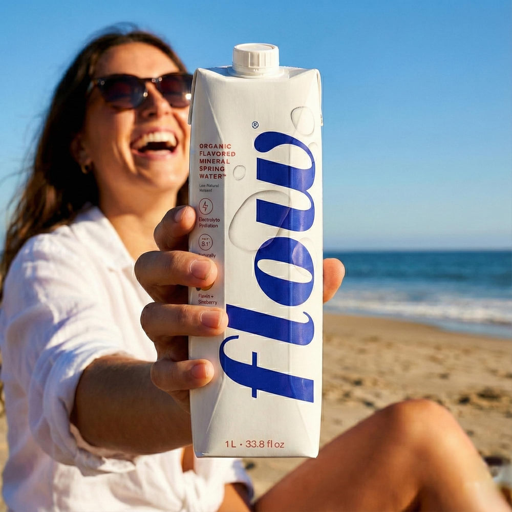 Flow glass with ice and peach blueberry for a refreshing moment