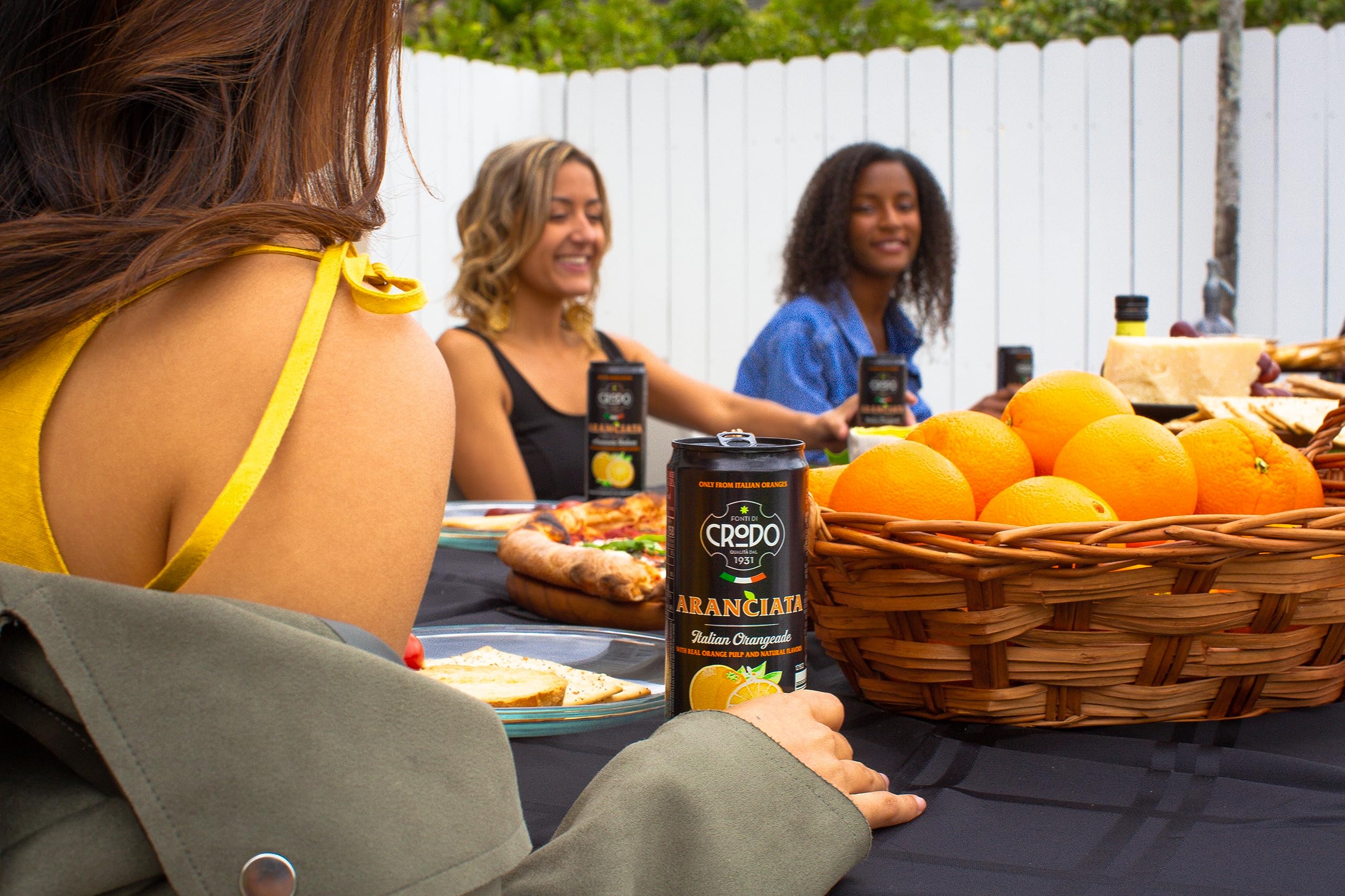 Fonti Di Crodo Aranciata pack 24, convenient for entertaining.