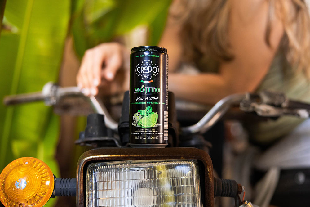 Fonti Di Crodo Mojito glass serve—cool beverage for sunny social moments.