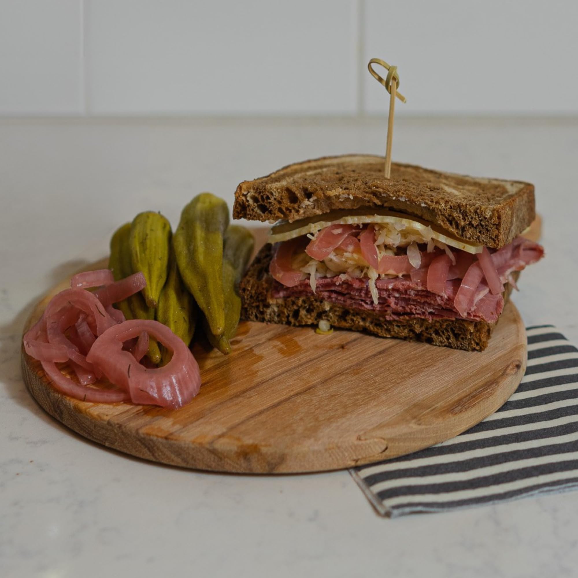 Foster's Pickled Red Onions back-of-jar, shows ingredients and nutrition for mindful snacking.