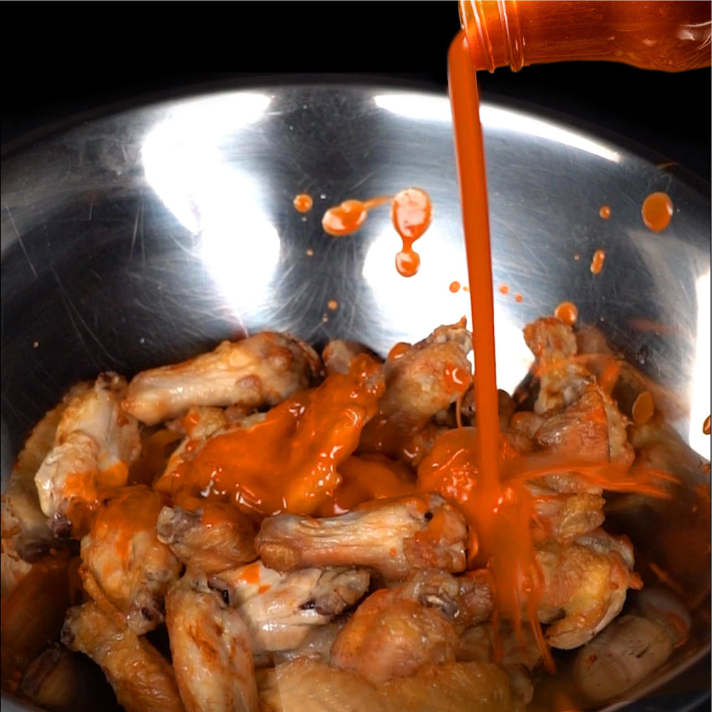 Franks RedHot Buffalo Wings sauce on pizza for extra zing