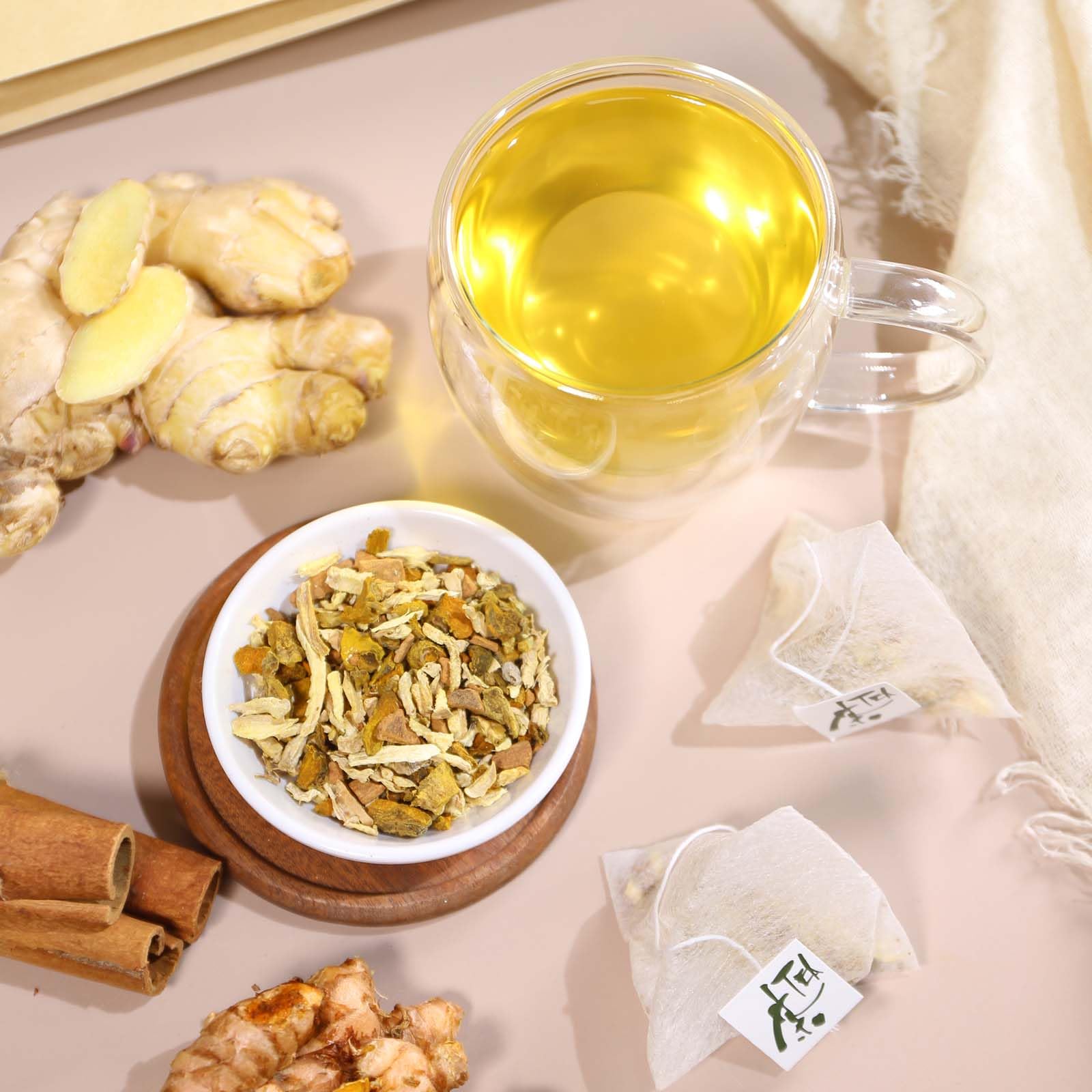 FullChea relaxation moment with turmeric ginger cinnamon tea.