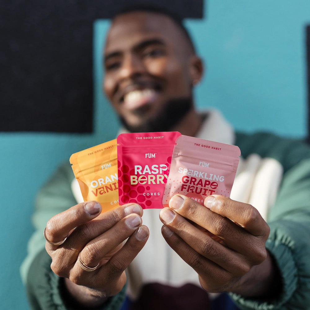 FÜM citrus cores pour-shot demonstrates easy one-hand use for on-the-go