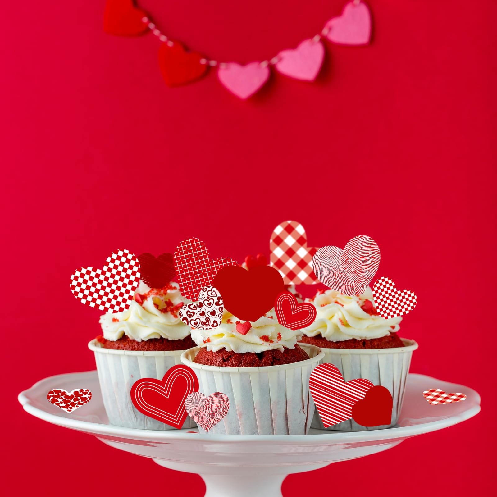 Fyeoxle cupcake topper on buttercream showing secure, easy placement.