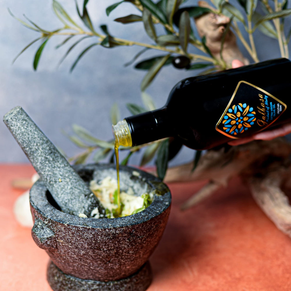 Galbasa gift-pack olive oil set, ideal as host or business gift.