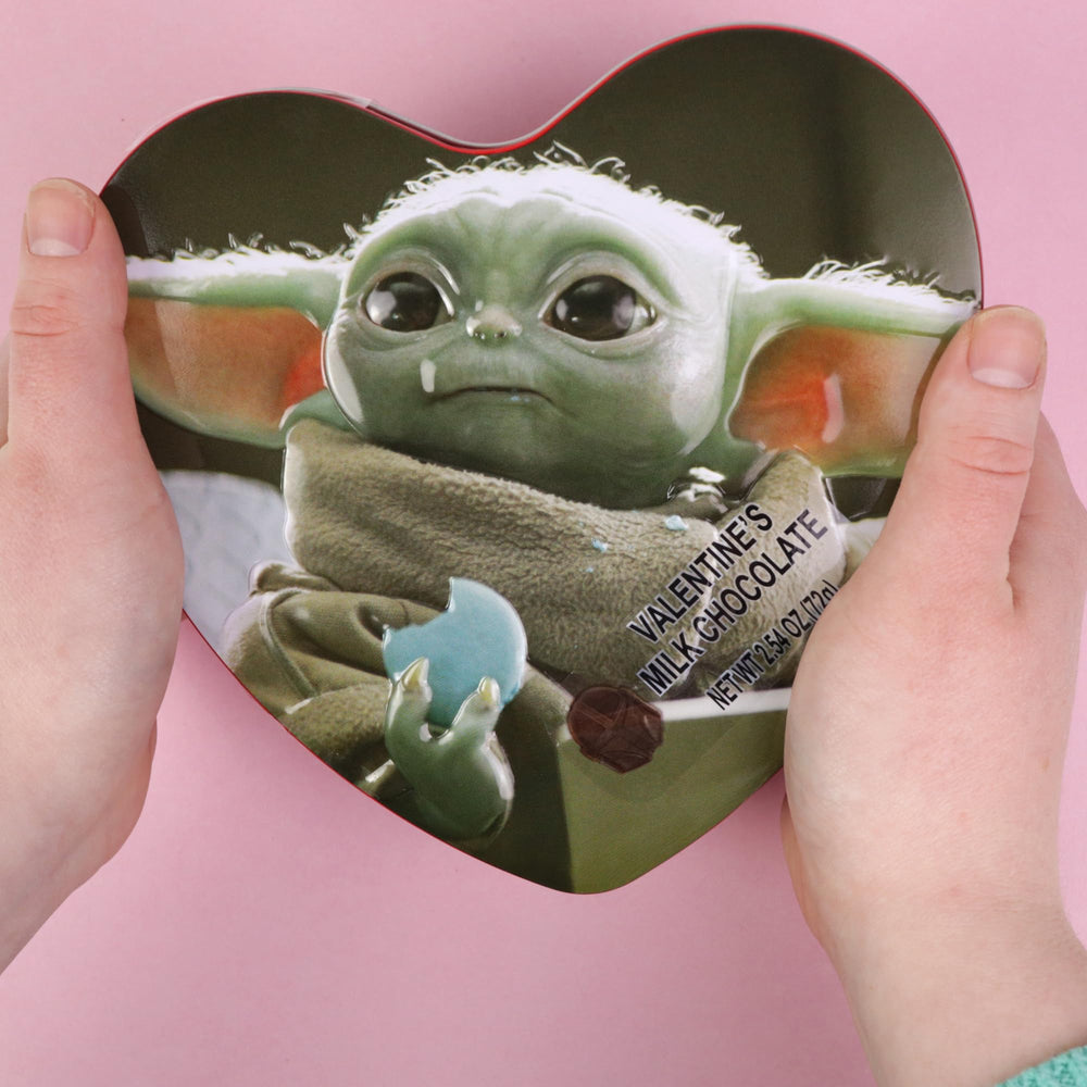 Galerie Grogu heart tin packaging back with weight and age info