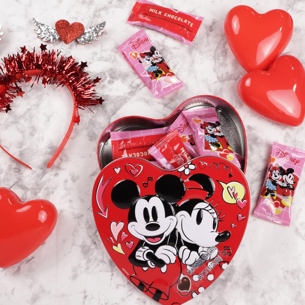 Galerie Valentine tin on shelf, decorative and gift-ready for Disney fans.