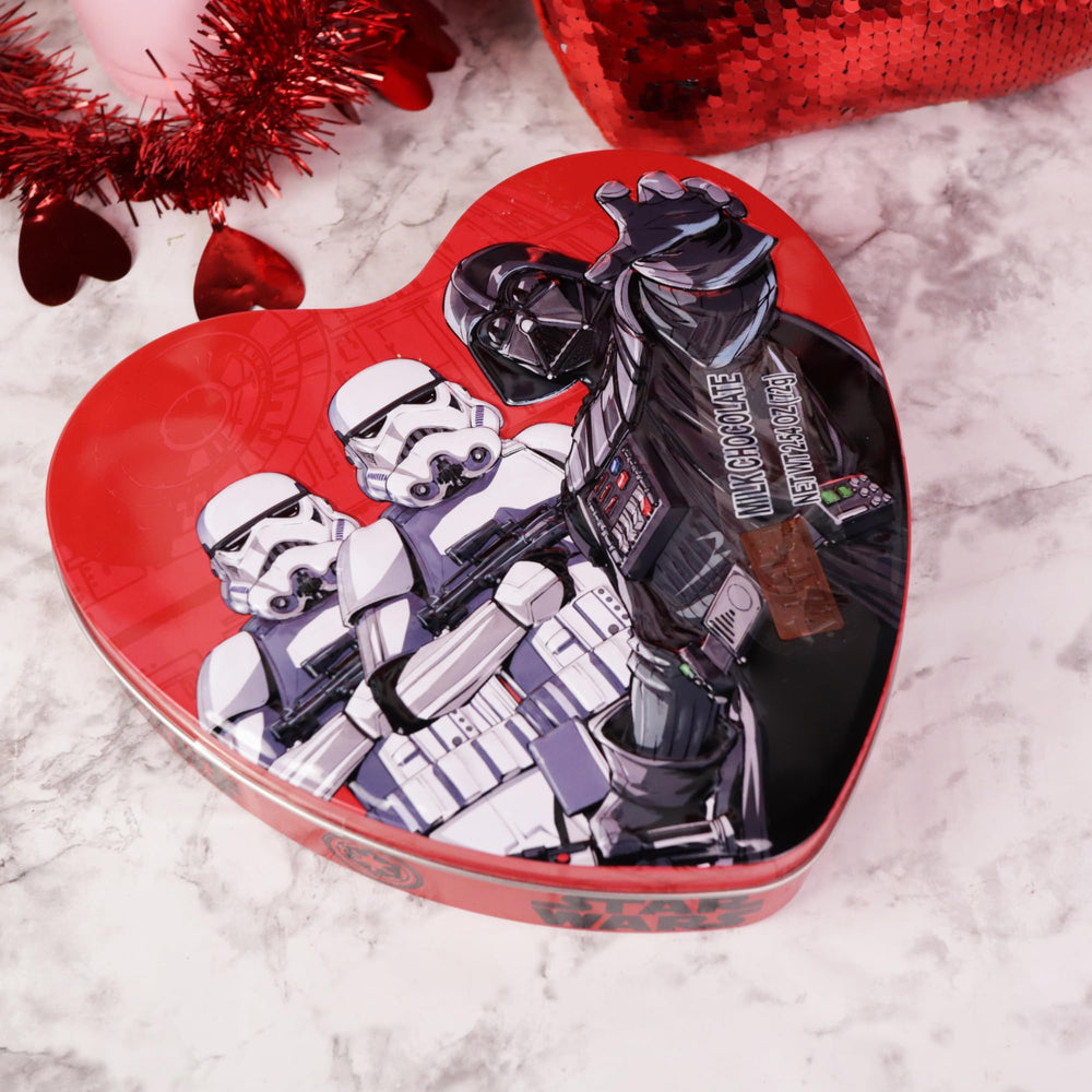 Reusable collectible tin with classic Star Wars artwork.