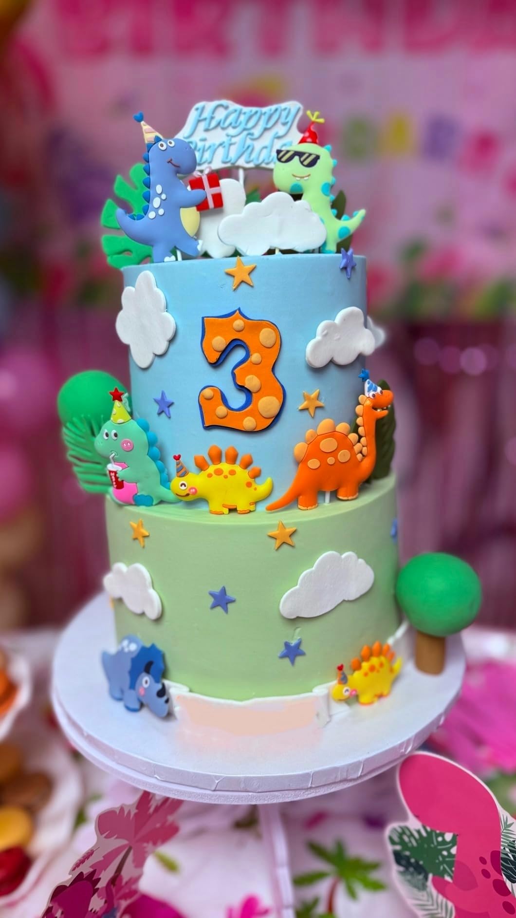 GallaRato cake decor with dinosaur designs ideal for parties.