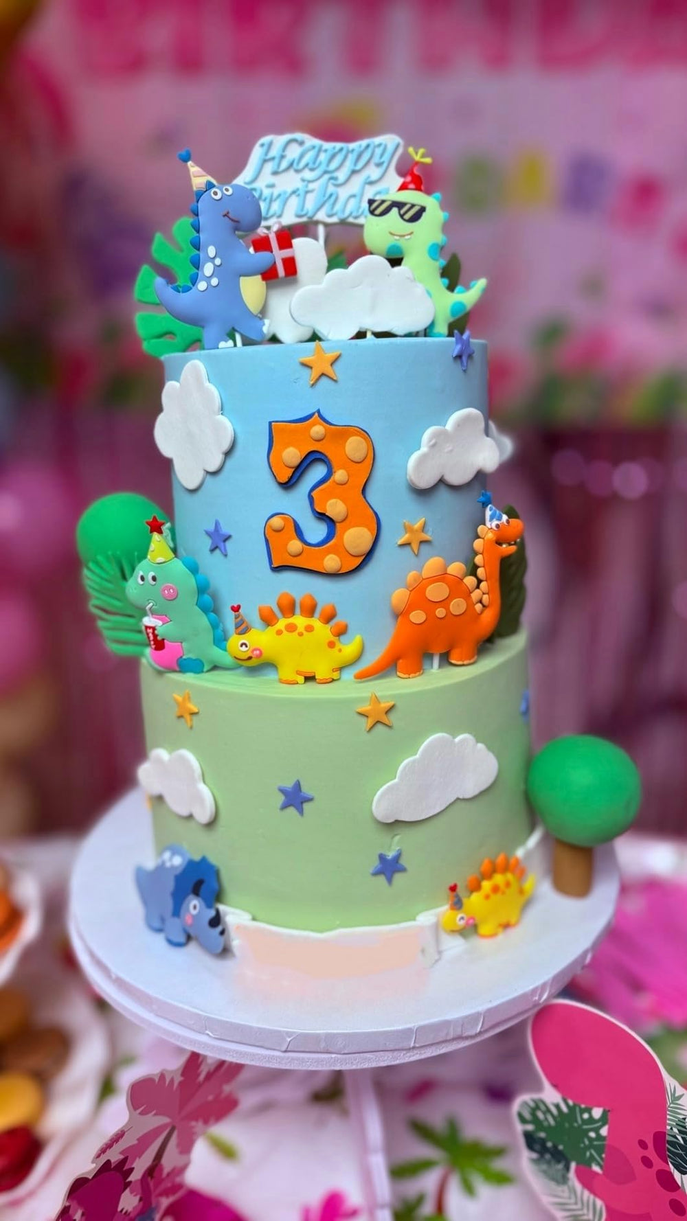 GallaRato cake decor with dinosaur designs ideal for parties.