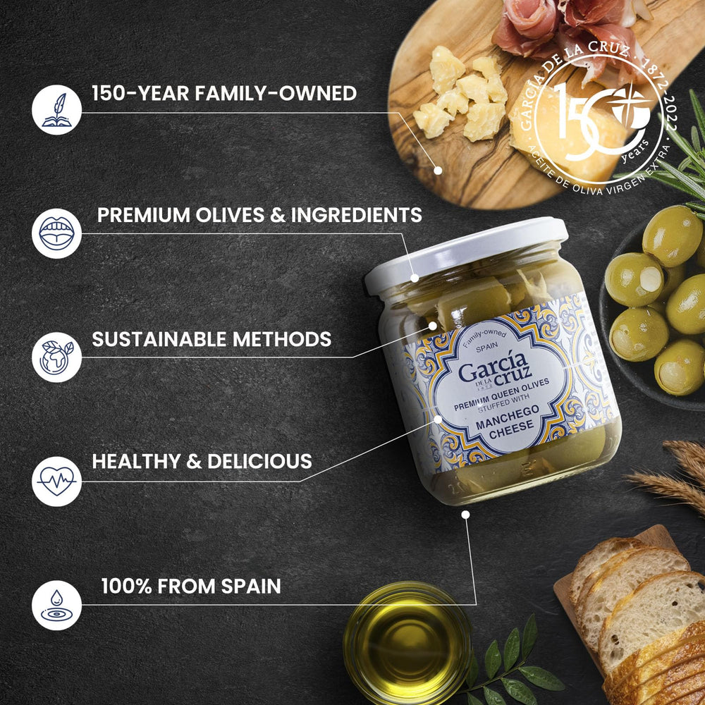 García DE LA cruz 1872 stuffed olives close-up, showcasing Manchego filling and premium quality.
