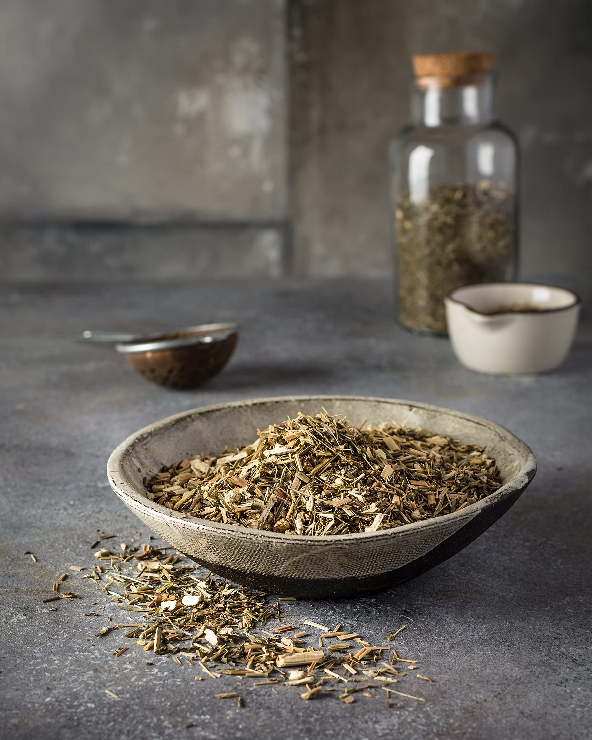 Gardenika cup of brewed tea with citrus-mint aroma