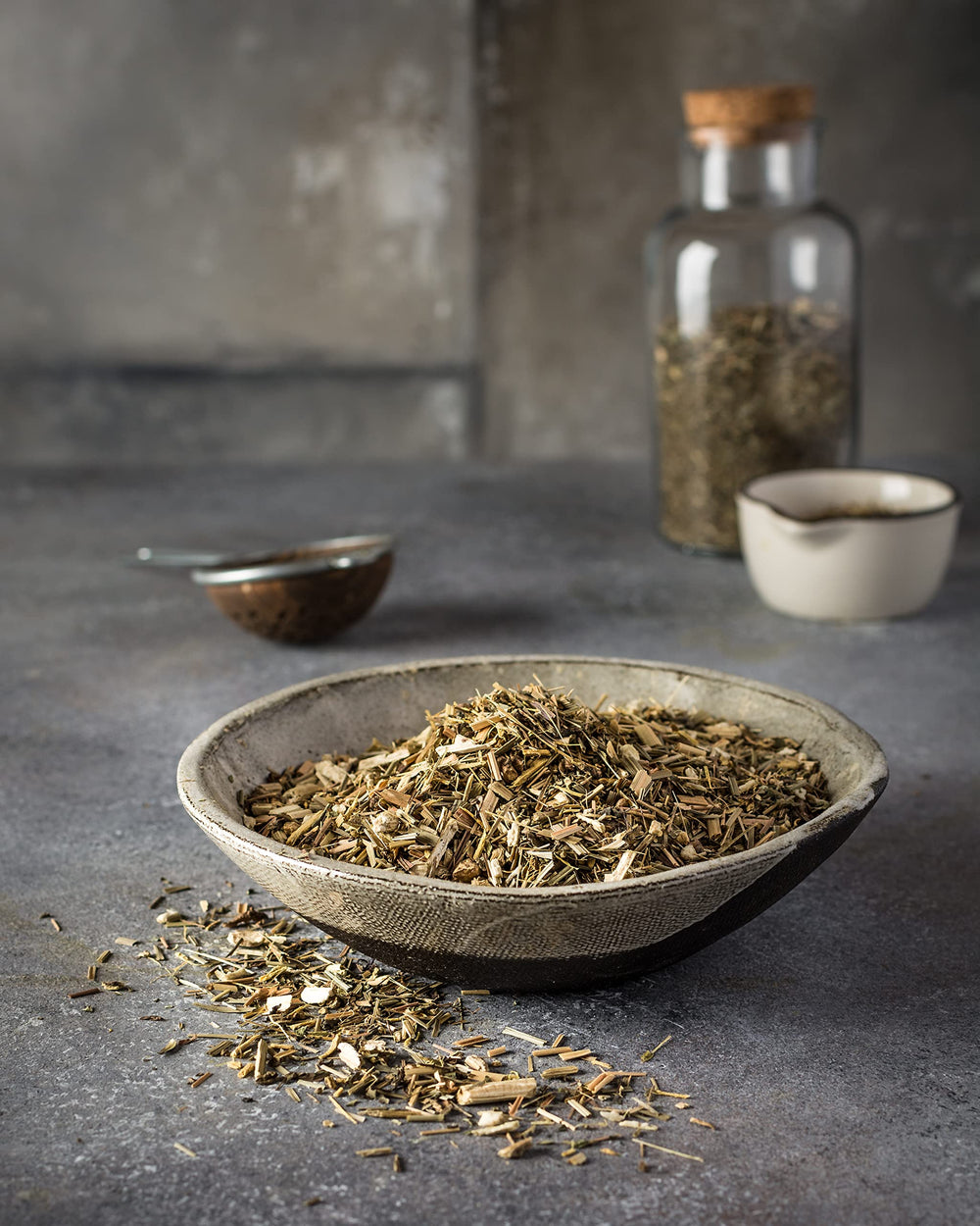 Gardenika cup of brewed tea with citrus-mint aroma