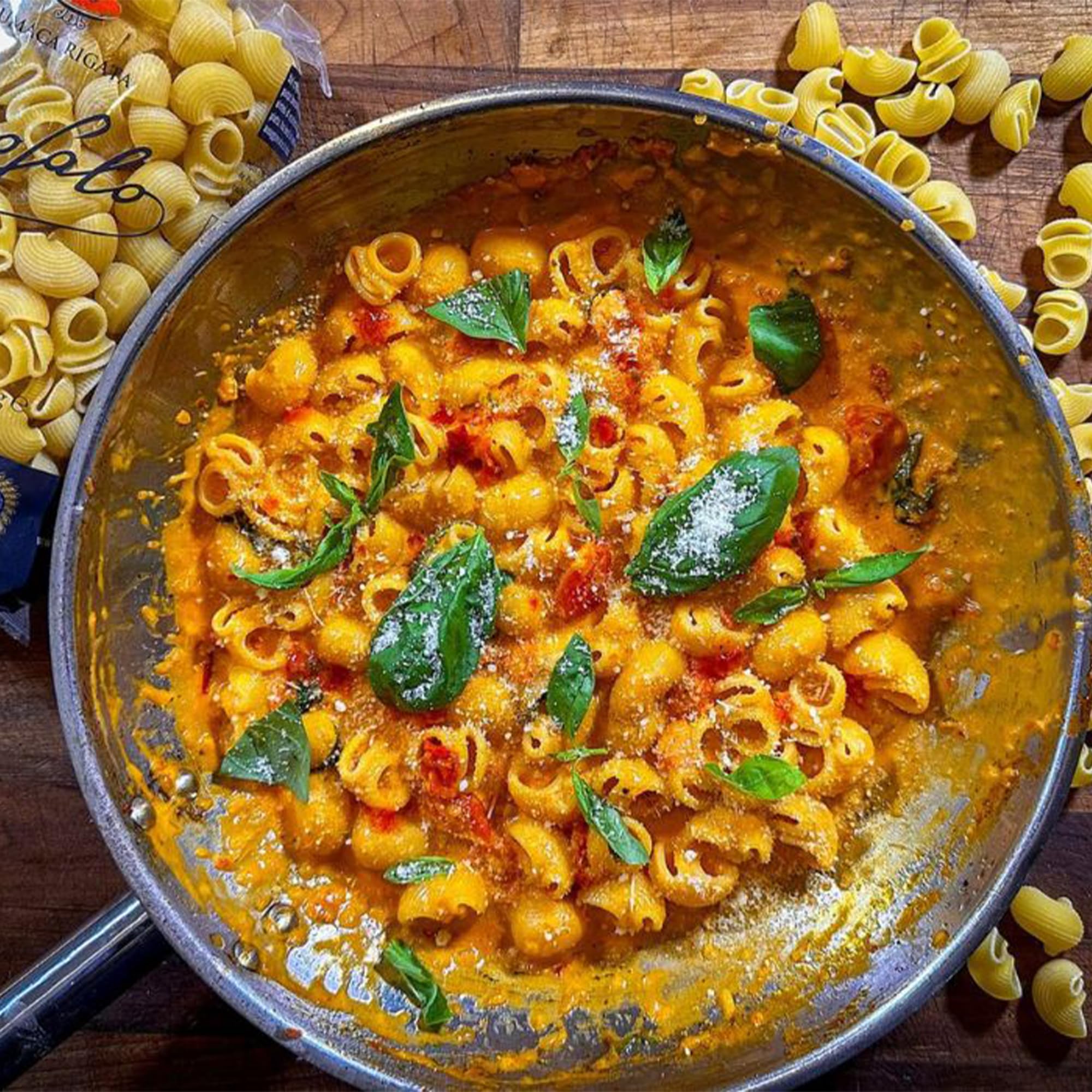 Garofalo Lumachine is PGI-certified pasta reflecting traditional craftsmanship.