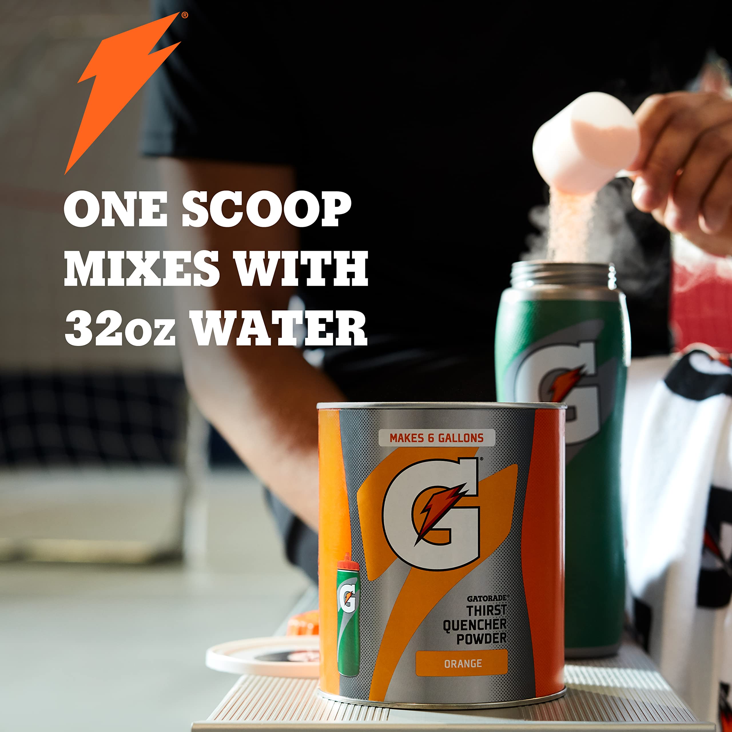 Powder dissolving in water to create quick electrolyte hydration.