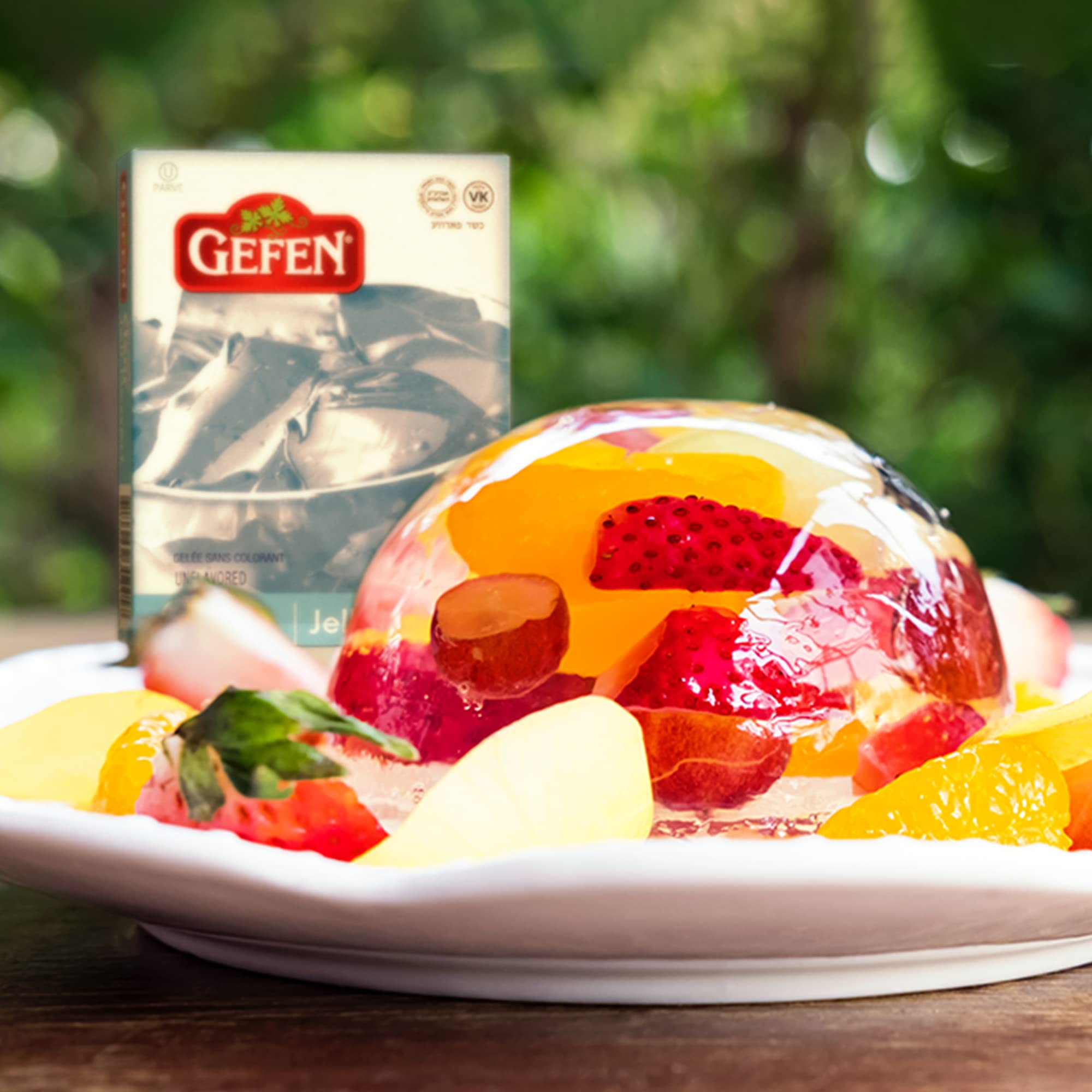 Gefen Clear Jello set in a glass dish showcasing a clean, unflavored base.