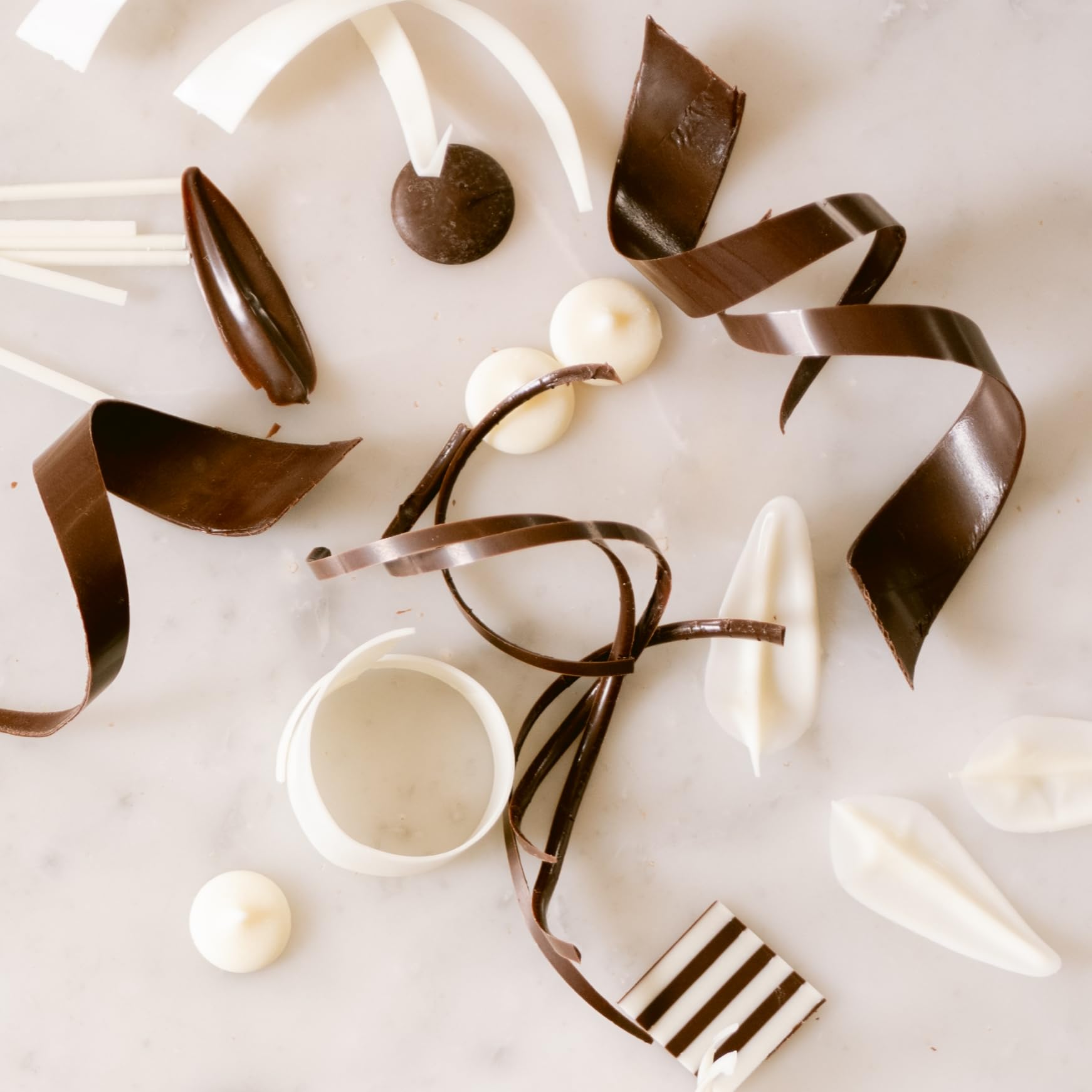 Ghirardelli Premium Dark Coating Wafers enable even enrobing of cookies