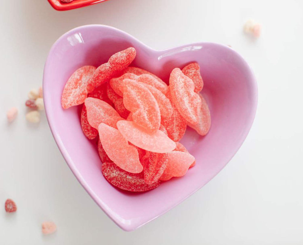 Gimbal's Sour Pucker Lips strawberry flavor provides bright fruit notes.