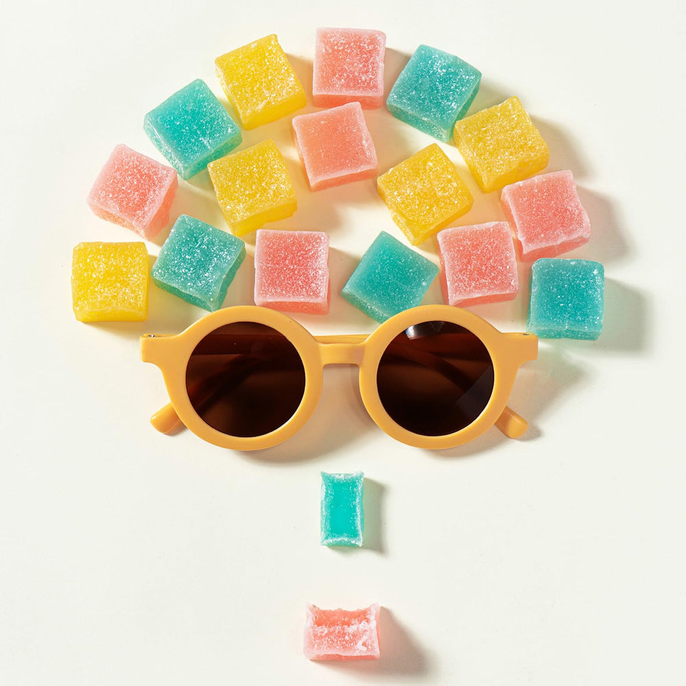 GLEAMETT Gem Crystal Amber Candy pairs well with tea for a bright contrast.