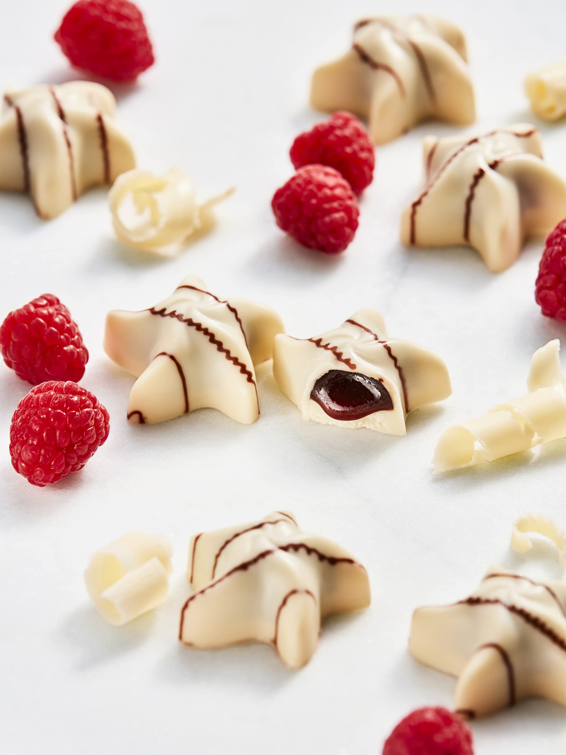Godiva Milk Praline Heart with smooth center and glossy shell