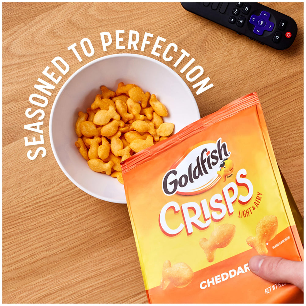 Goldfish Crisps family enjoying cheddar snacking together