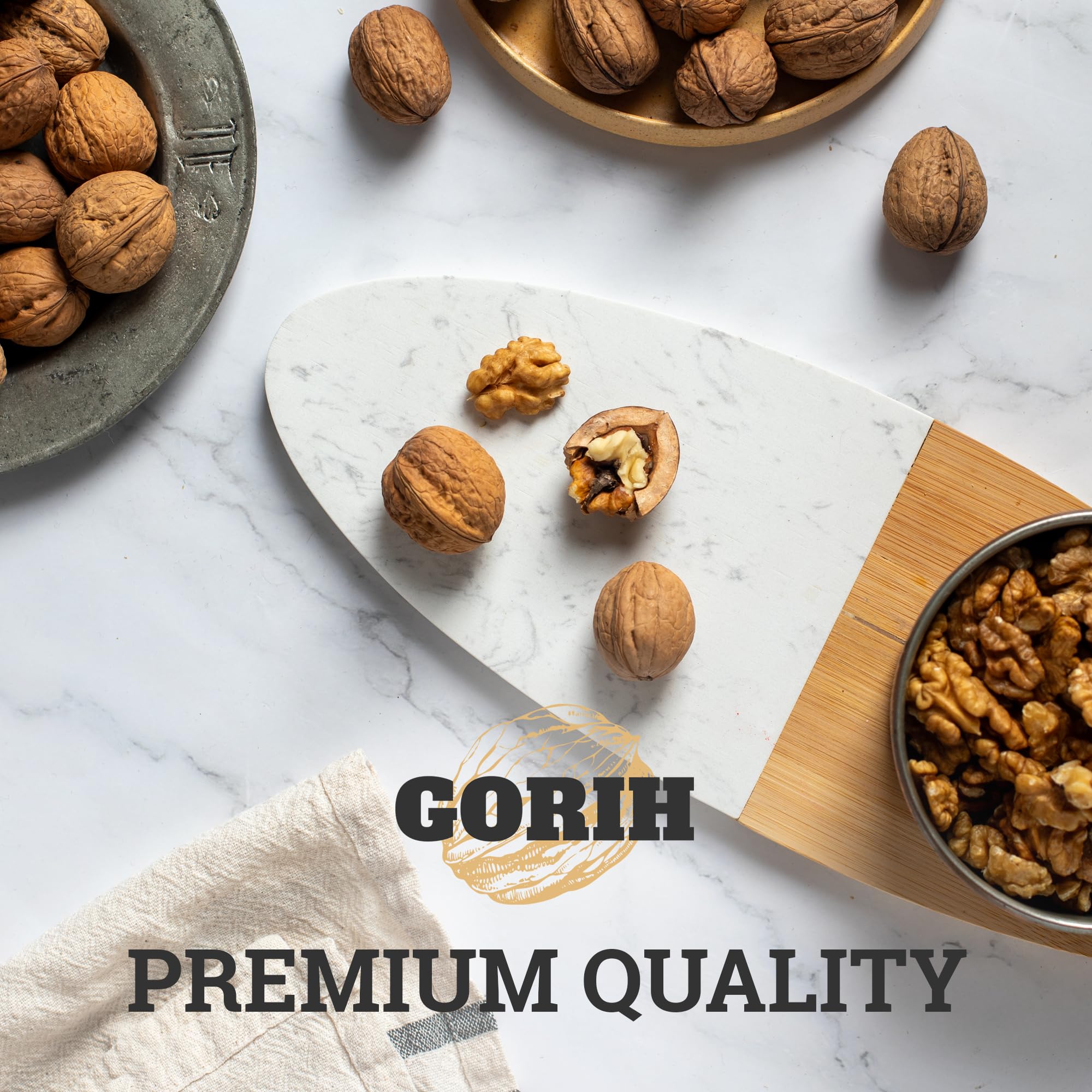 GORIH Walnuts chopped on salads or ice cream for texture