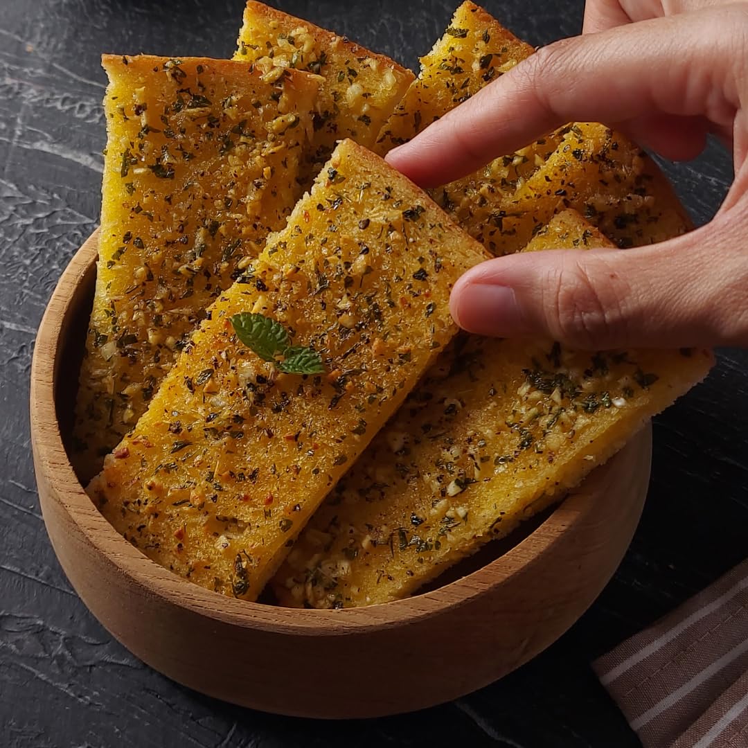GranAroma Dried and Minced Garlic scoop for precise seasoning control.