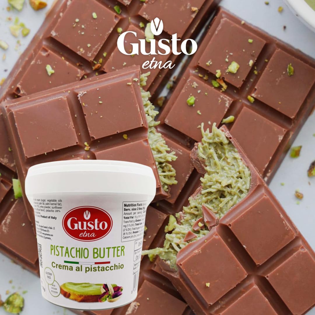 Visible pistachio pieces in Gusto Etna Pistachio Butter Cream for authentic flavor.