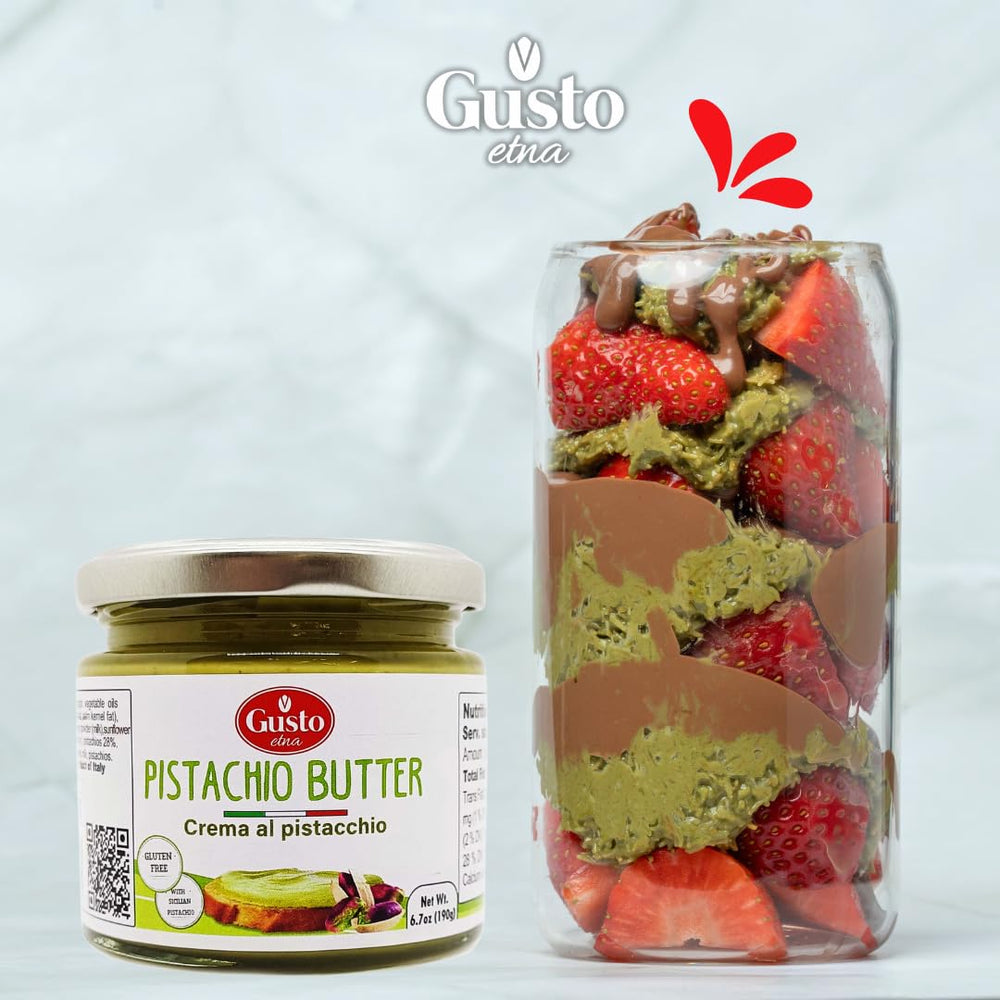 GUSTO ETNA Pistachio paste close-up, creamy texture for spreading.