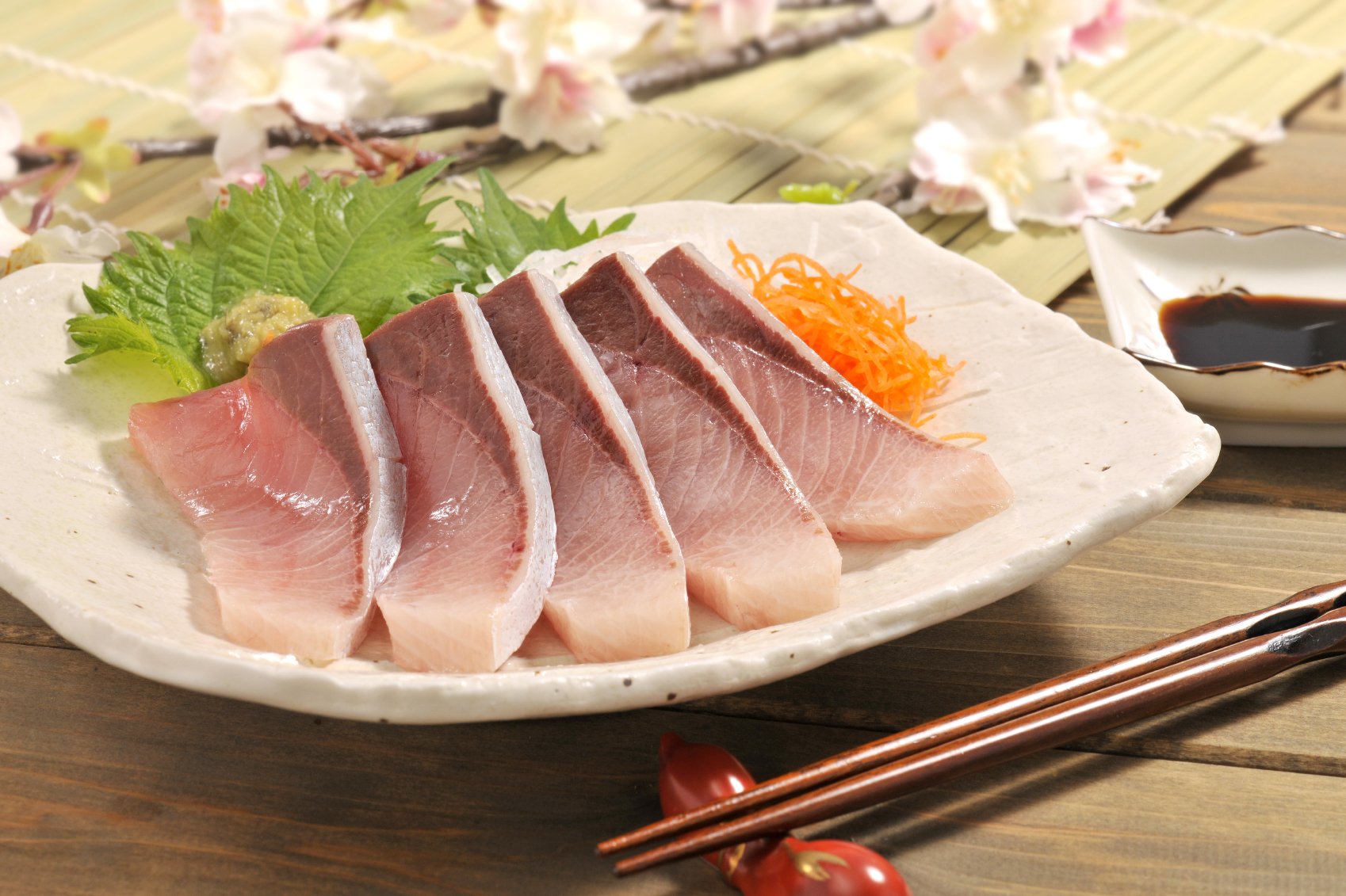 Gustus Vitae Green Tea Sea Salt kitchen setup shows versatile finishing for soups, salads, and meats.