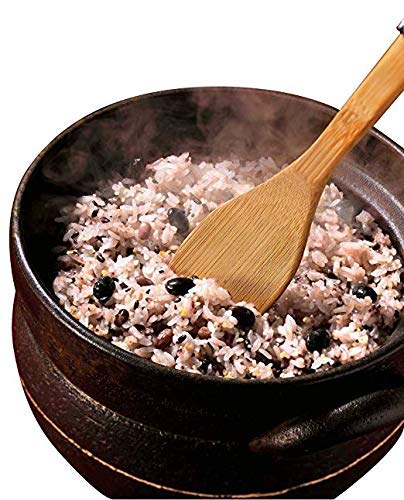 Hakubaku 16-multigrain Japgokbap-ready mix adds color and savory depth.