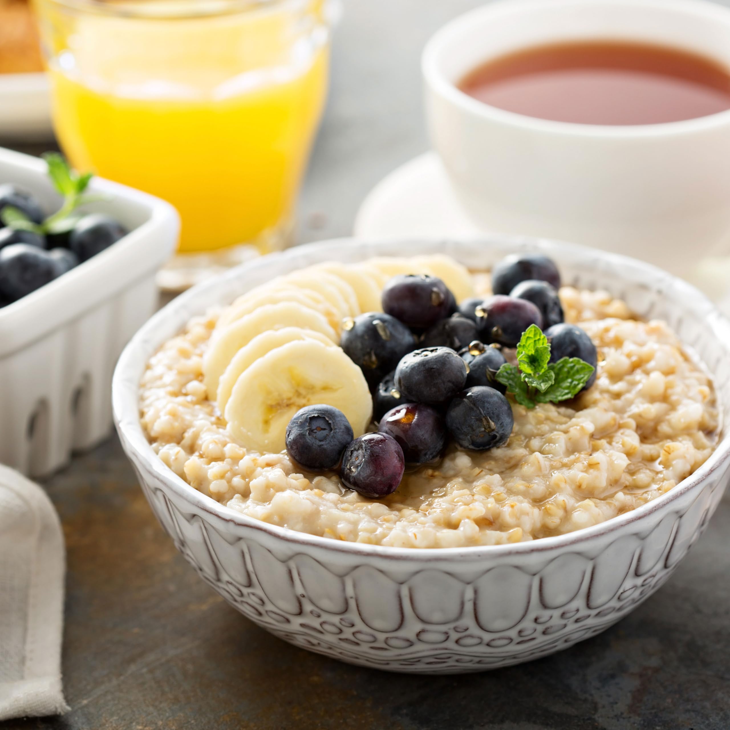 Hampton Oats serving bowl image suggests family-friendly, customizable breakfast options.
