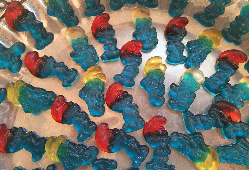 Haribo Smurfs 4-ounce bag packaging for convenient snacking on the go.