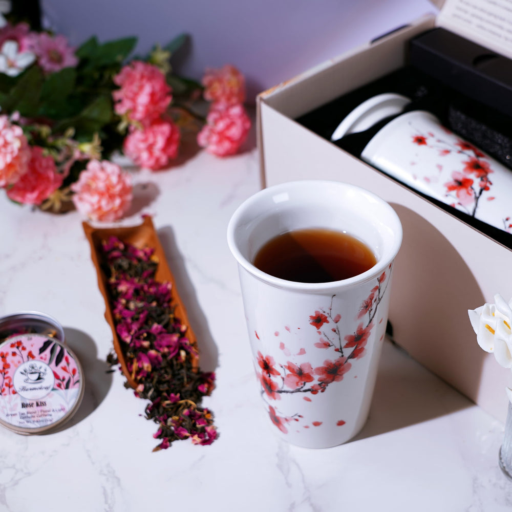Harmoleaf Tropical Sunset blend for a floral-fruity lift.