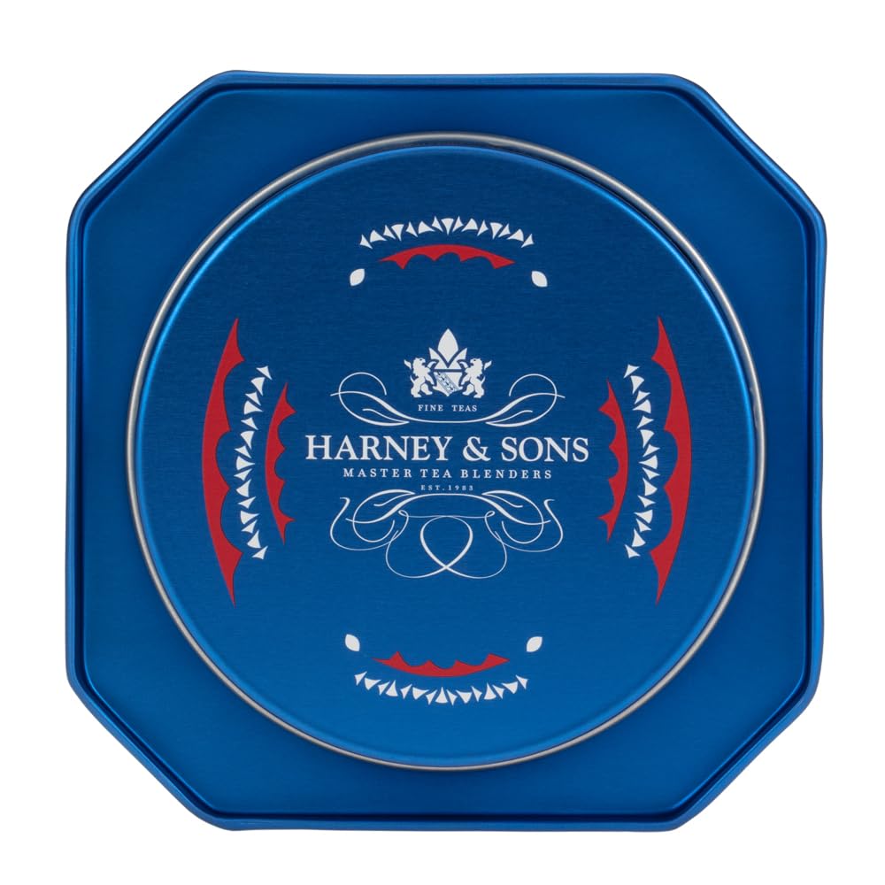Harney and Sons Nutcracker Blend steeped tea ready to pour.