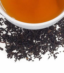 Harney & Sons Paris tea brew-pour showcasing caramel-vanilla aroma for daily ritual.