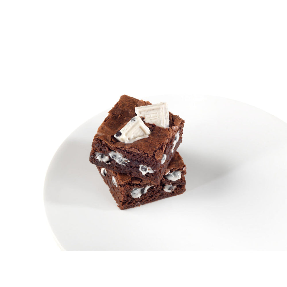 HERSHEY'S Cookies 'n' Creme bars ideal for parties or group movie nights.