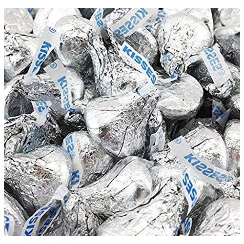 HERSHEY'S Kisses milk chocolate in silver foil, ideal for weddings and large gatherings