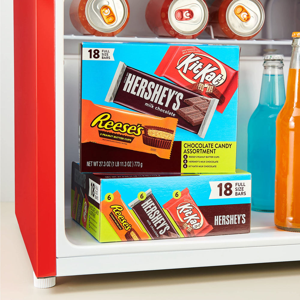 Hershey's concession stand display attracting crowds at events