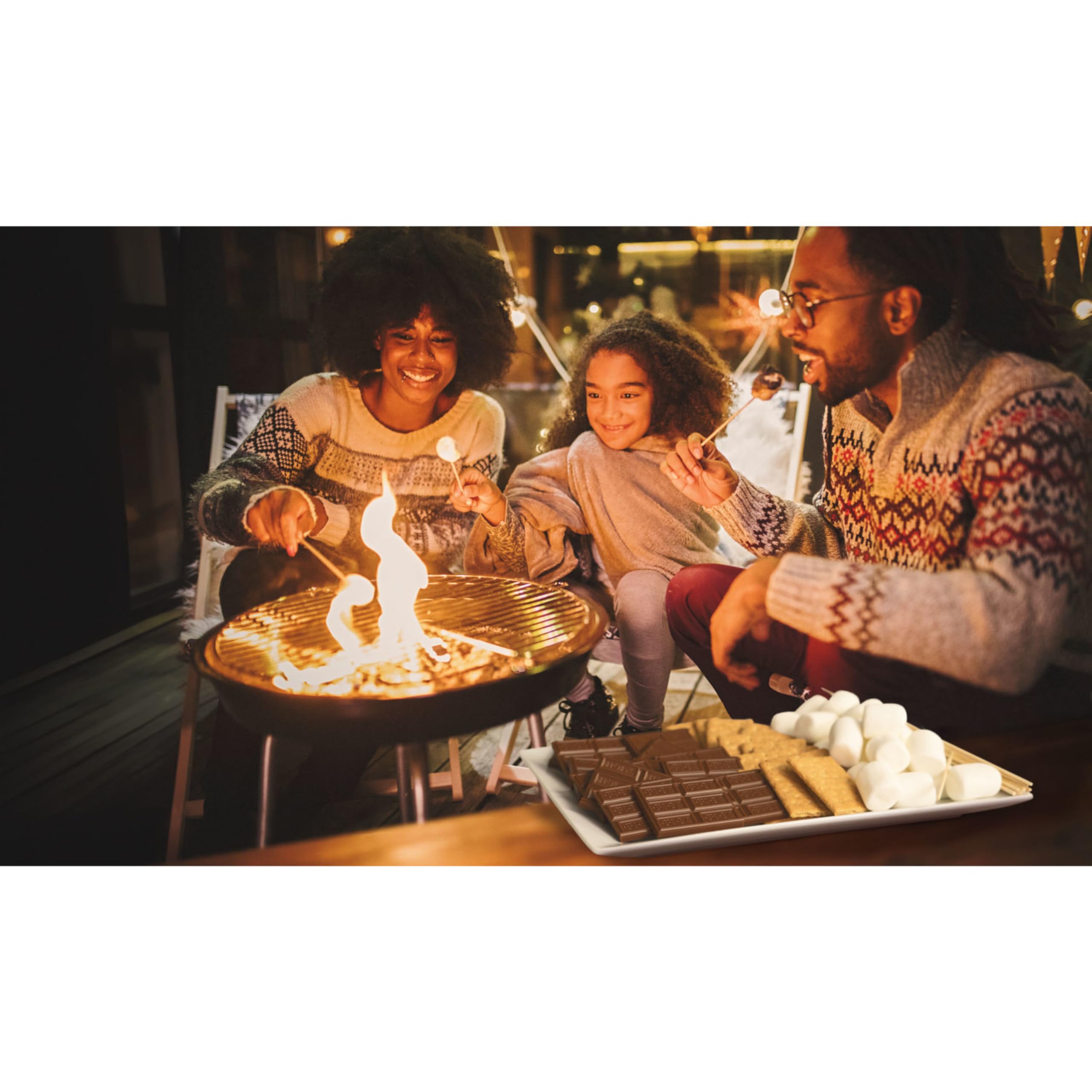 HERSHEY'S S'mores Kit Box graham crackers pack supports quick assemblies.