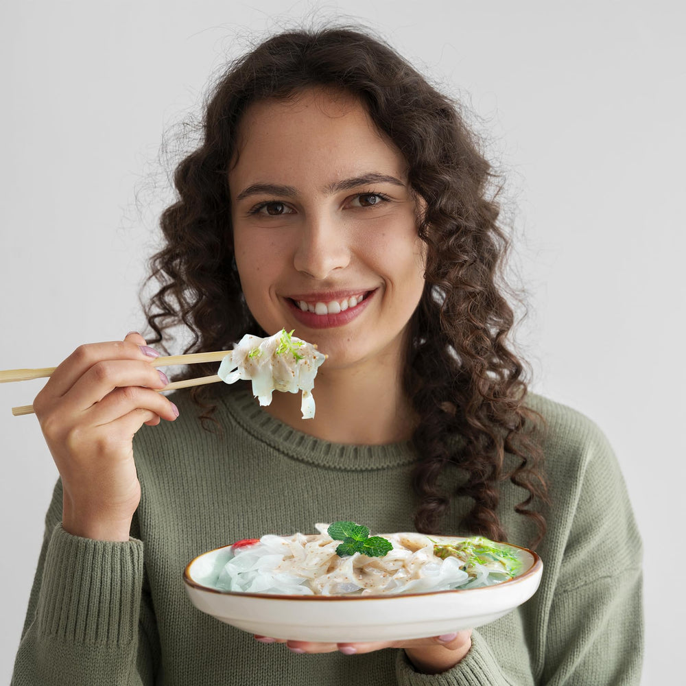 Hethstia Shirataki noodles holiday gift set in festive packaging.