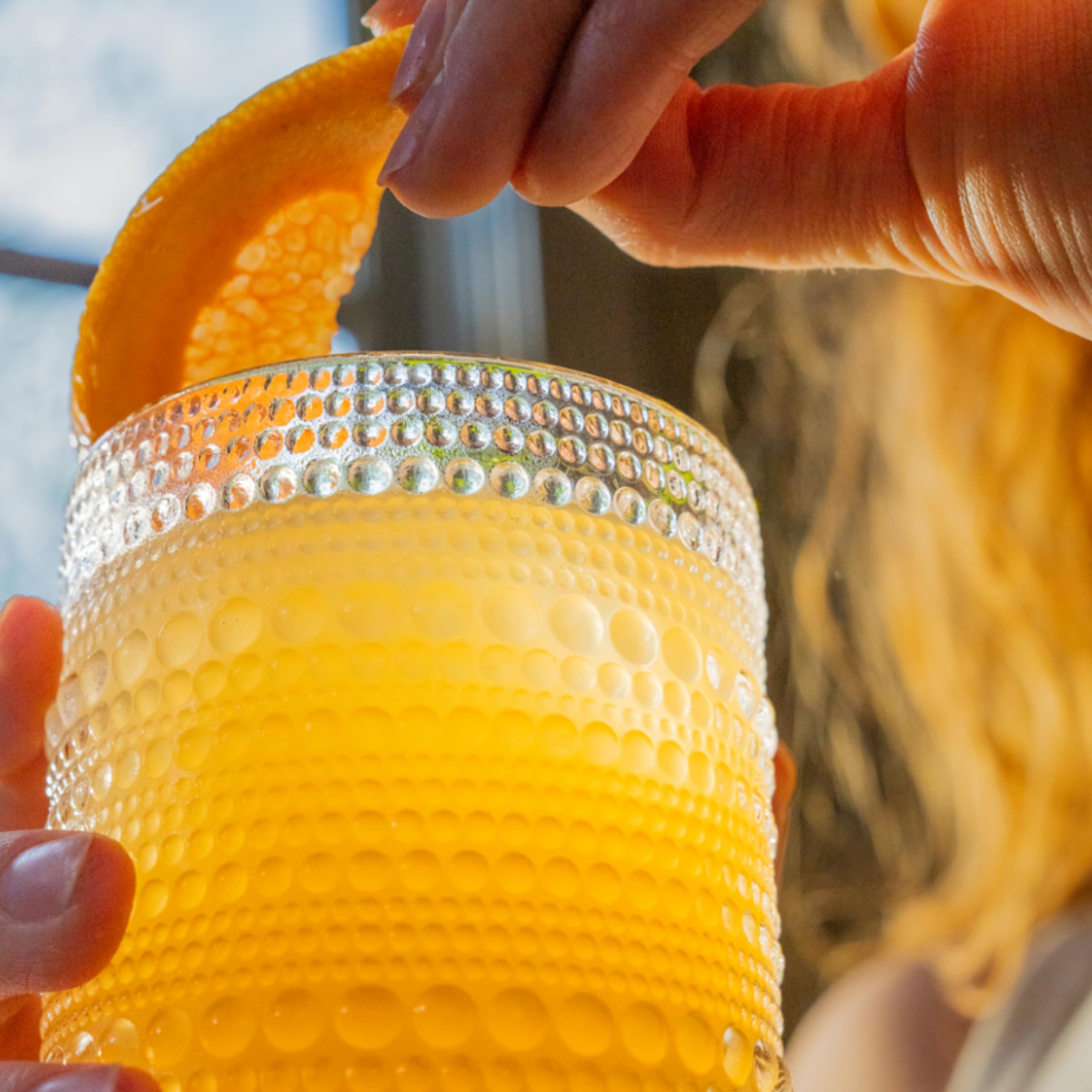 Heywell grapefruit glass with a refreshing aroma and mood‑friendly lift.