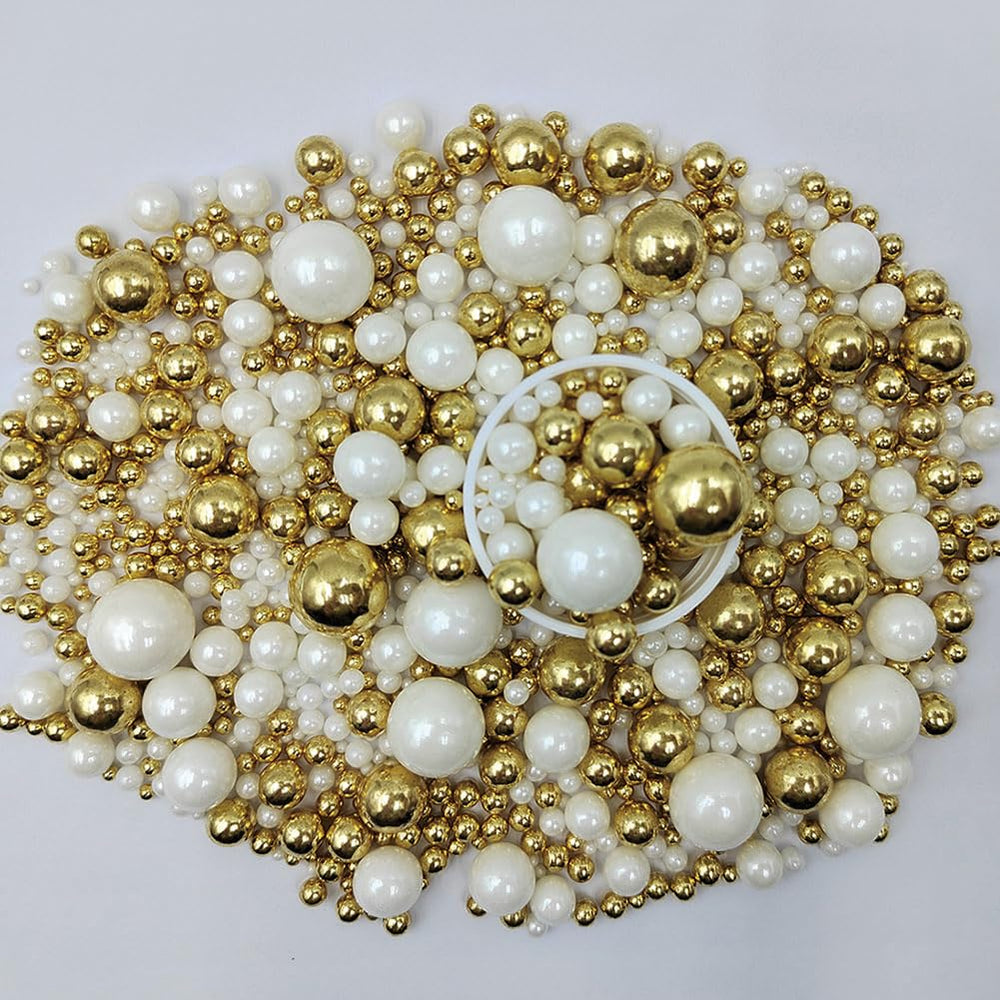 Homankit pearls sprinkled on cookies for shimmering detail.