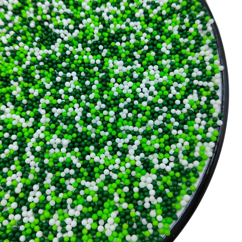 Homankit St Patrick's Day sprinkles bottle for vibrant cake decorating.