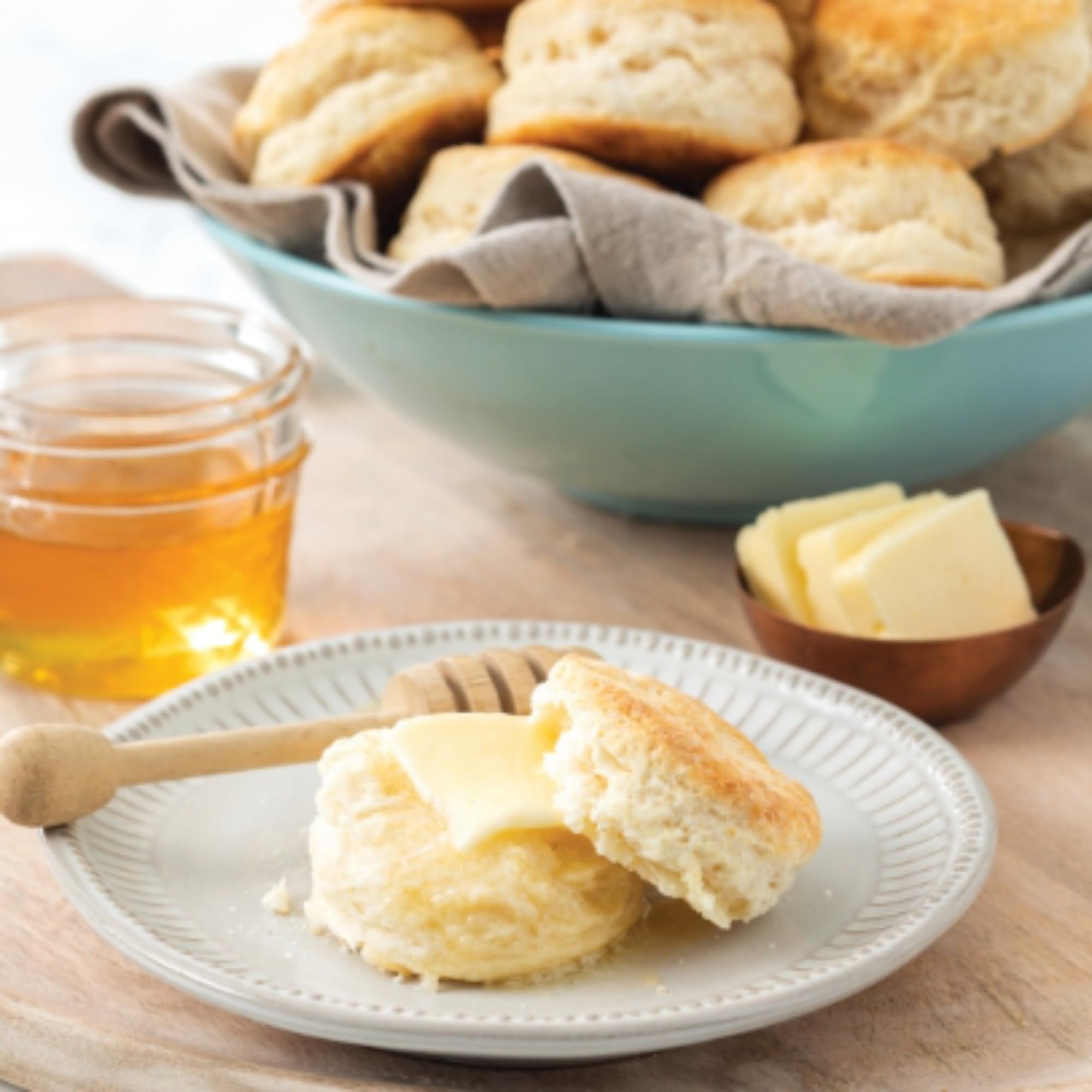 Ingredients label close-up emphasizes enriched bleached flour with leavening and salt.