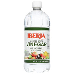 Iberia Distilled White Vinegar pour demonstrates easy flow for recipes and marinades.