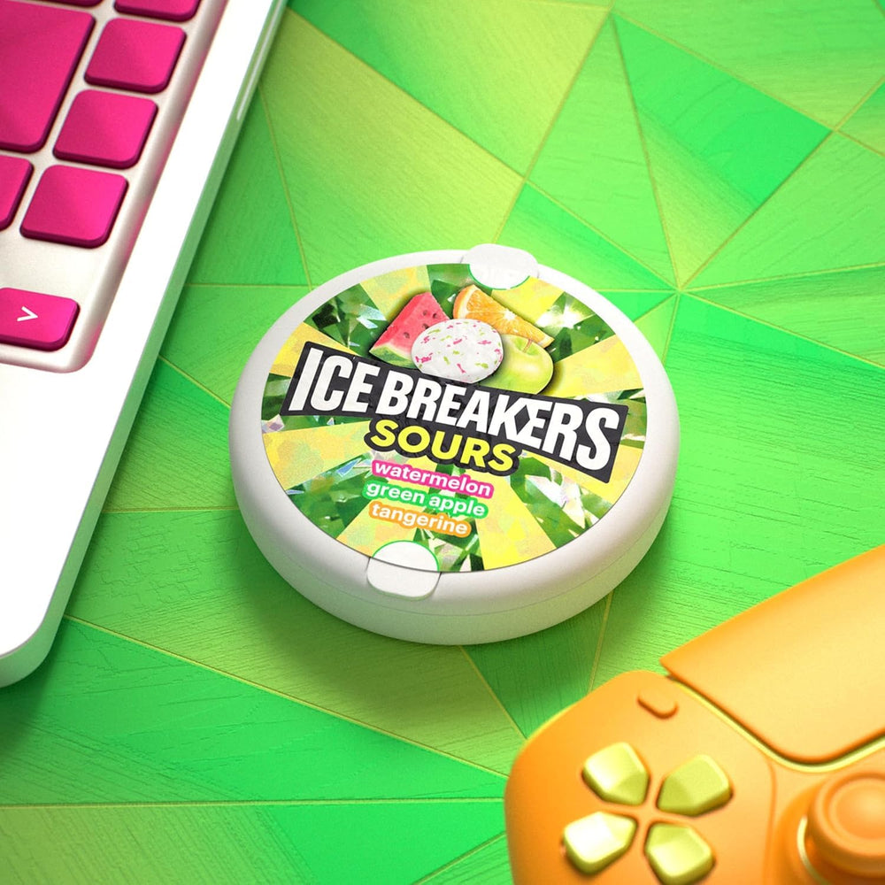 Ice Breakers Berry Sours close-up highlighting bold berry flavors and chewy texture.