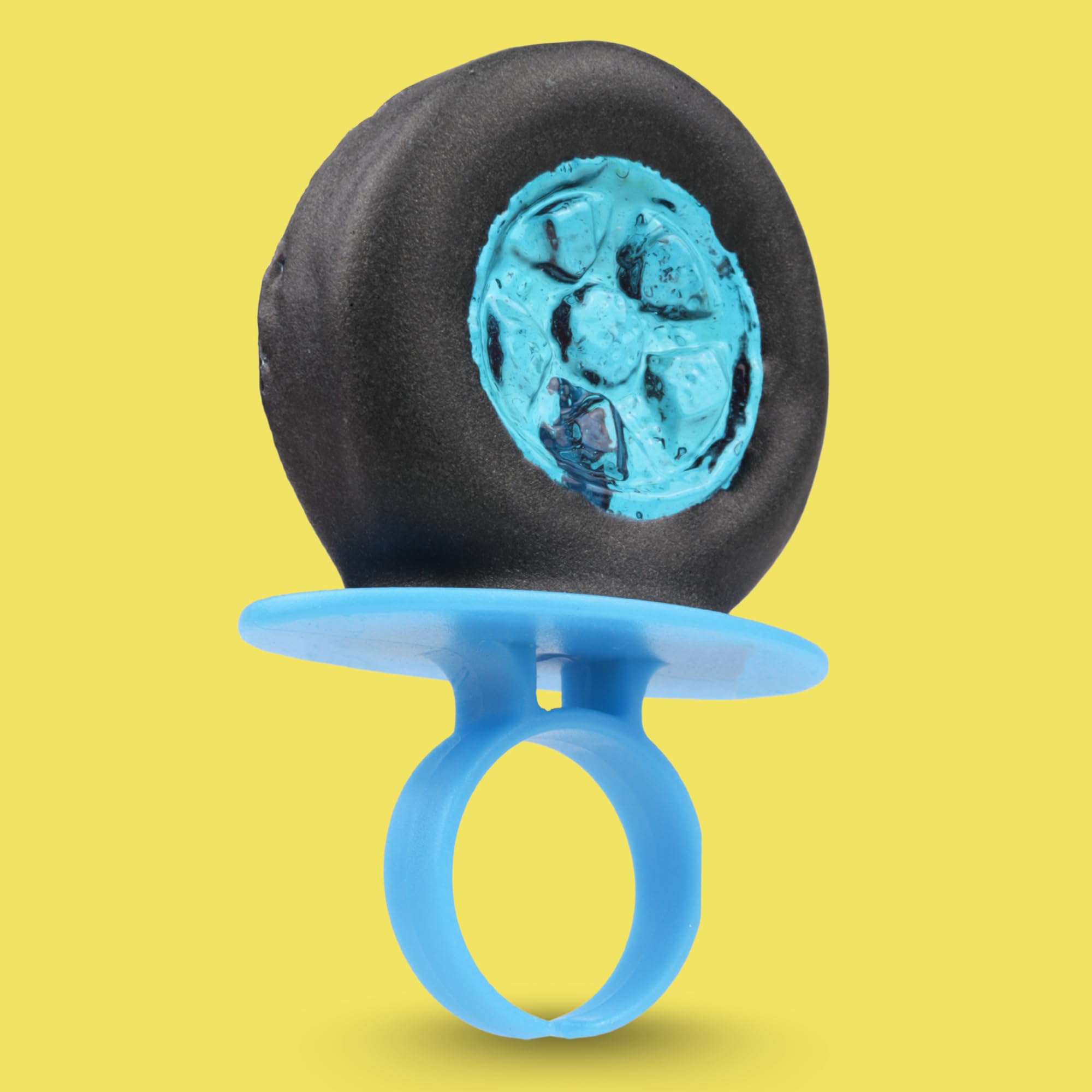 Imaginings 3 Hot Wheels lollipop party favor, ideal for giveaways and smiles.