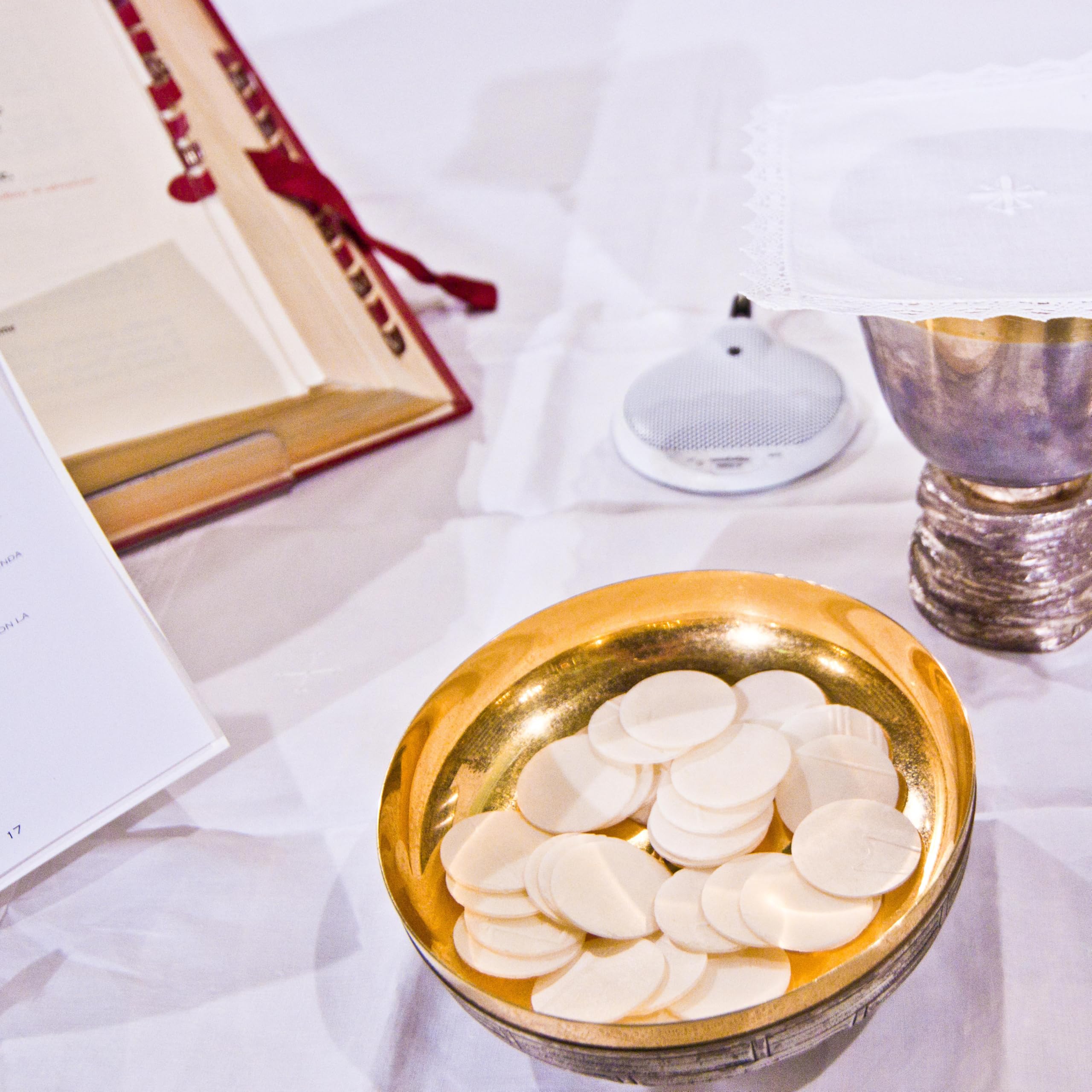 Importer AM unleavened wafers round 1-3-8-inch ready for sacramental use