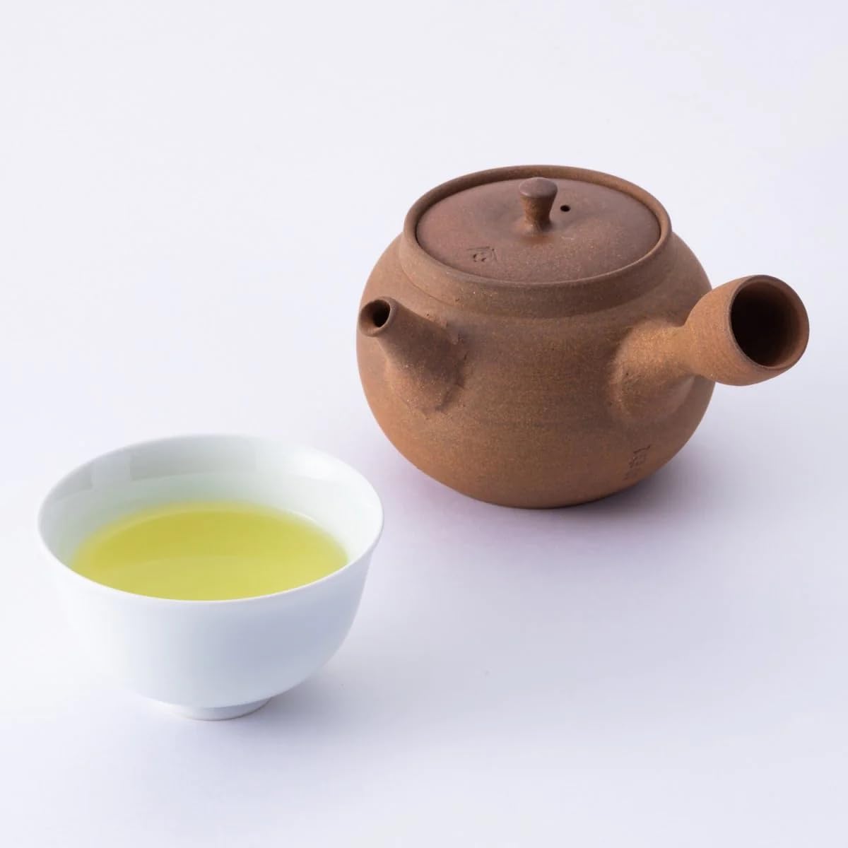 80 g packaging of Ippodo Hosen Sencha ready for everyday use.